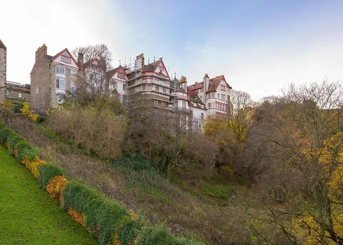 Historic Ramsay Garden Apt With Balcony Views - Pass The Keys