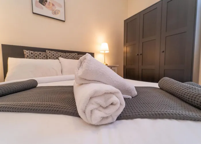 Large Corner * إدنبرة