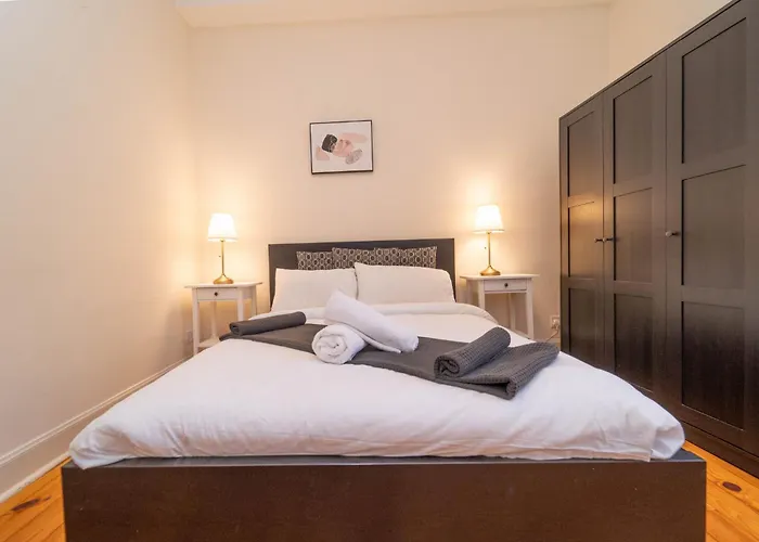 Large Corner * إدنبرة