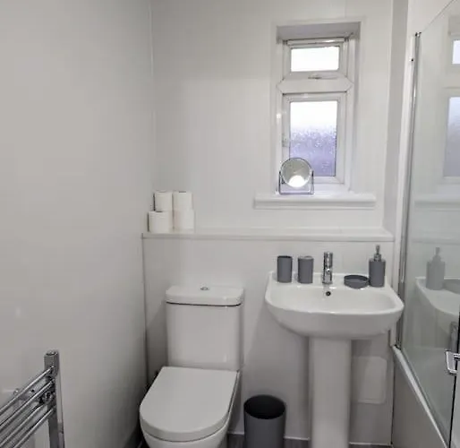 3 Bedroom Sleeps 8 Edimburgo