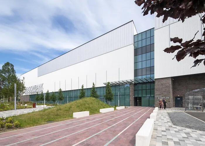 Spacious Retreat At Prime Location With Free Parking& Balcony * אדינבורו