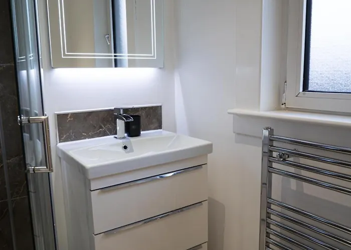 Modern 2 Bedroom In Free Parking *