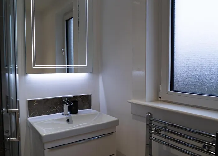 Dom wakacyjny Modern 2 Bedroom In Free Parking Edynburg