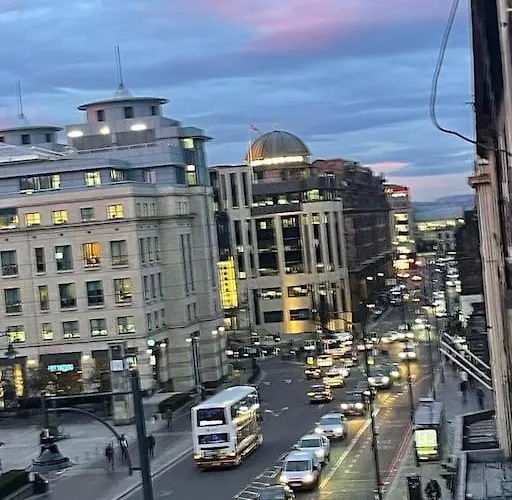 Spacious Modern Centre Castle Views Appartamento Edimburgo
