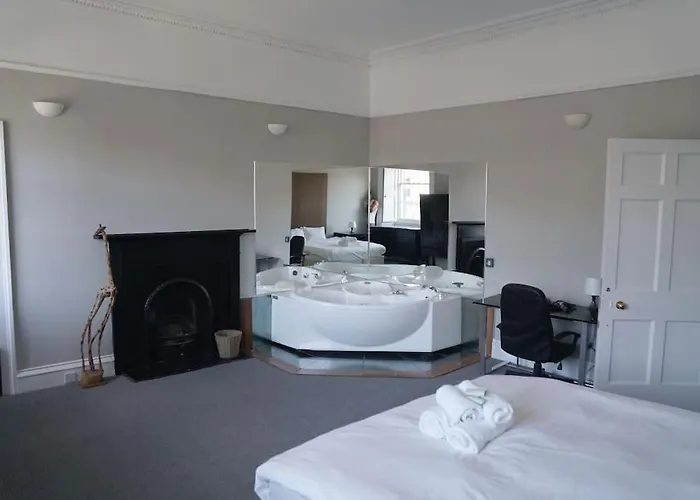 Prime Centre - 4 Bed Penthouse Lejlighed *