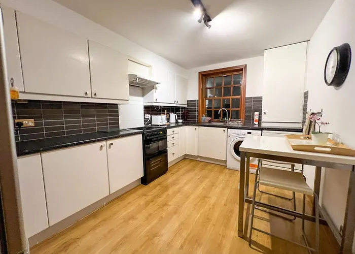 2br Flat Historic Centre Sleeps 5 Edinburgh