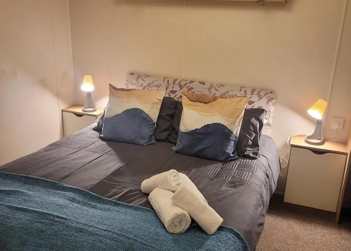 בית נופש Cozy Caravan Near