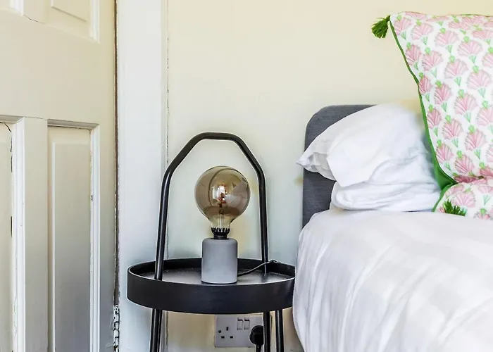 Belleville Central St James Quarter Free Offsite Parking & Views By Bonjour Residences *