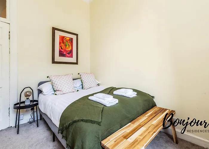 Apartment Belleville Central St James Quarter Free Offsite Parking & Views By Bonjour Residences *