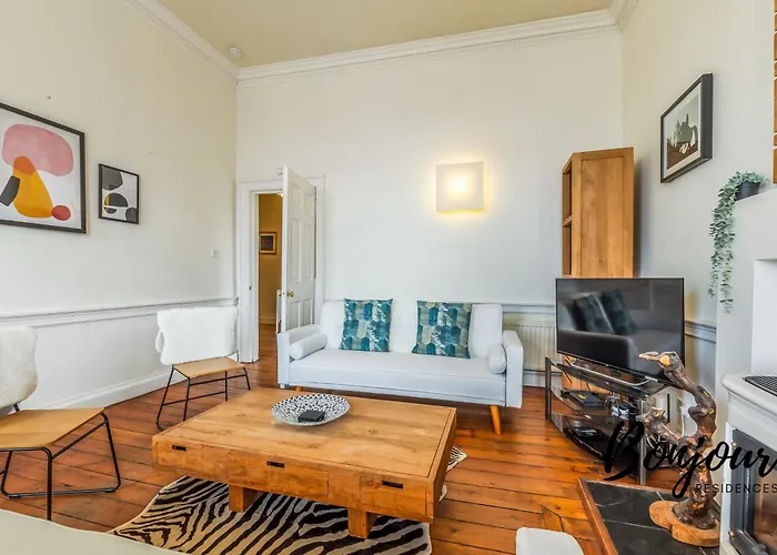 Apartment Belleville Central St James Quarter Free Offsite Parking & Views By Bonjour Residences *