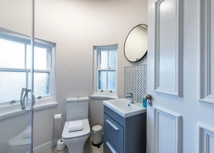 Quiet, 2 Bedroom Royal Mile Gem Appartement