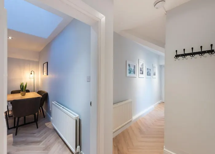 Quiet, 2 Bedroom Royal Mile Gem Appartement