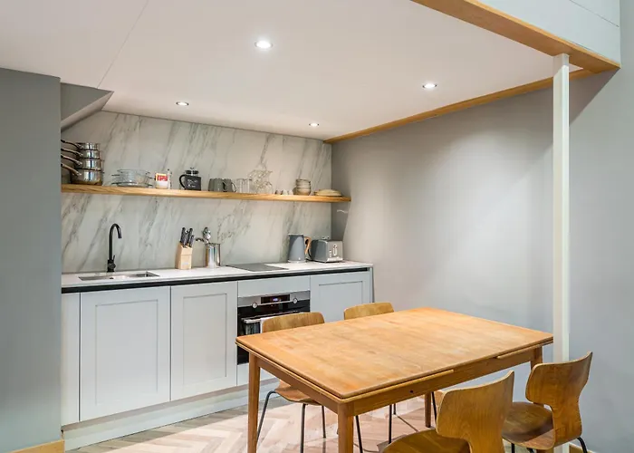 アパート Km エディンバラ