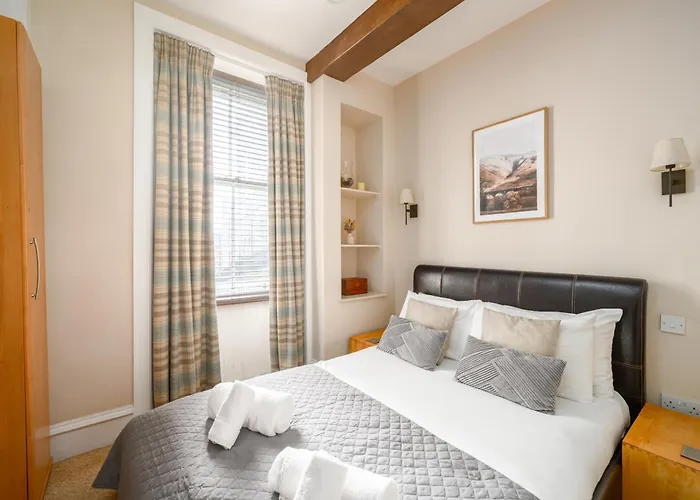 Stylish & 2br Stockbridge Gem Апартаменты Эдинбург