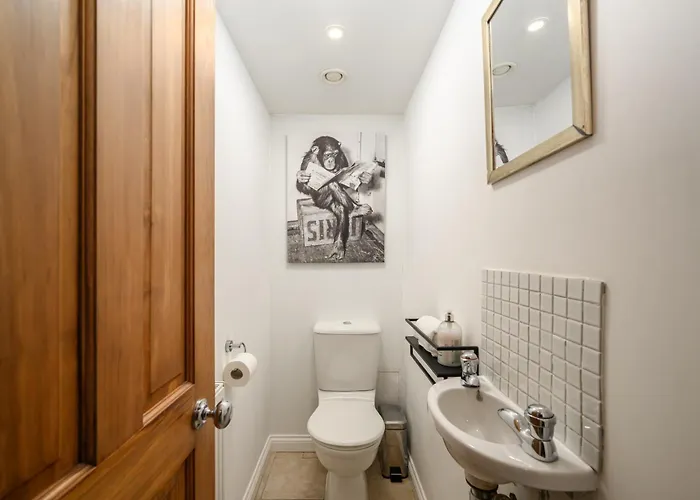 Stylish & 2br Stockbridge Gem Апартаменты