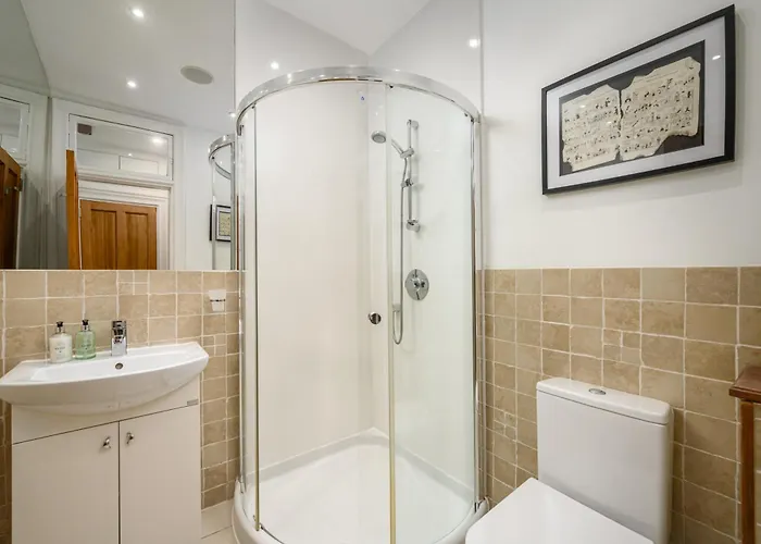 Апартаменты Stylish & 2br Stockbridge Gem *