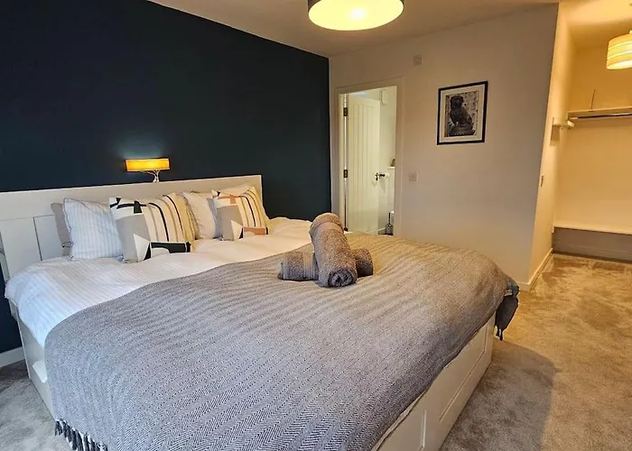 Our House @ Little France Ferienhaus