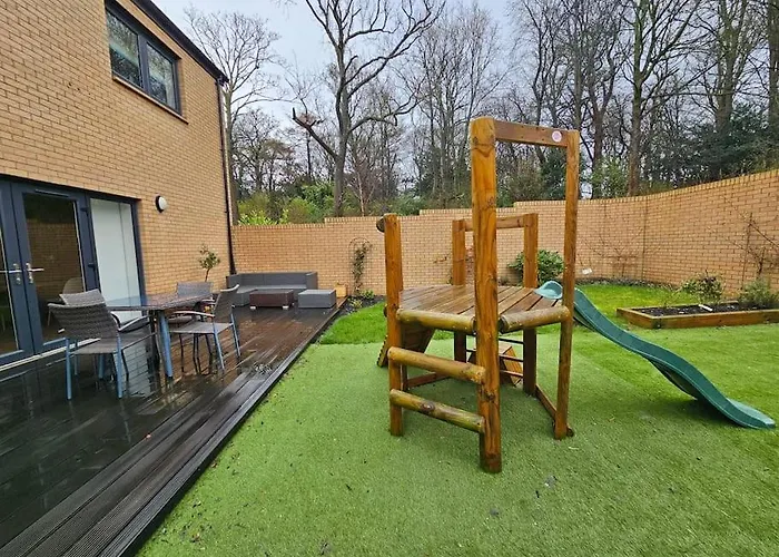 Our House @ Little France Ferienhaus *