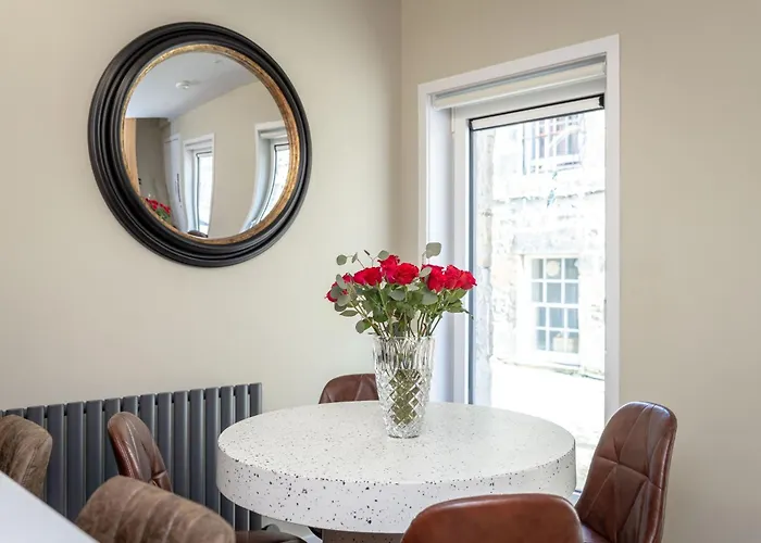 Dragon - Centre 2 Bed Luxury Mews House * Edinburgh