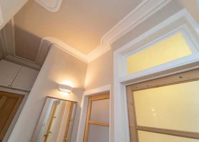 Beautiful Spacious Victorian Town House