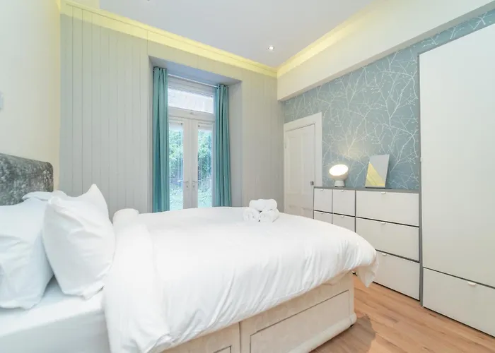 דירה Beautiful Spacious Victorian Town House