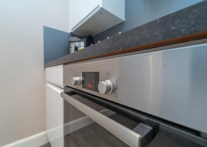 Beautiful Spacious Victorian Town House דירה אדינבורו