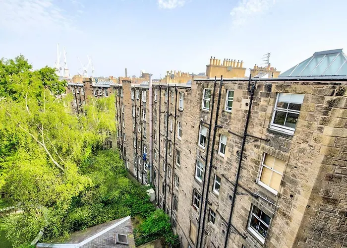דירה Guestready - Modern 2br On The Royal Mile! אדינבורו