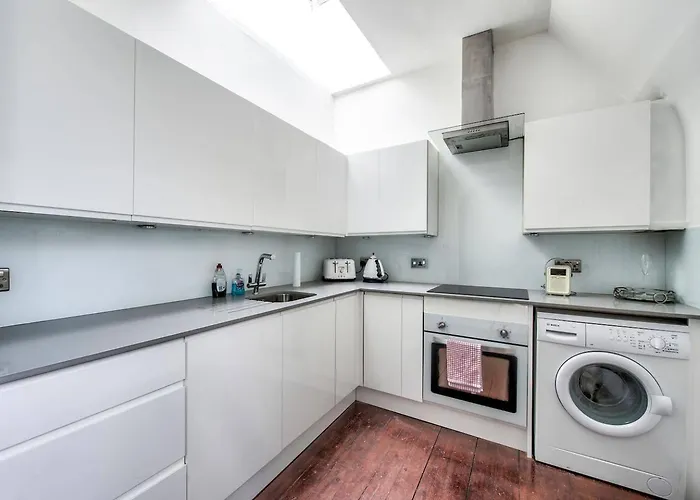Guestready - Modern 2br On The Royal Mile! אדינבורו