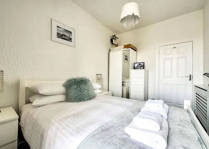 Guestready - Modern 2br On The Royal Mile! דירה *