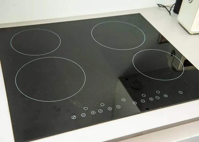 Guestready - Modern 2br On The Royal Mile! דירה אדינבורו