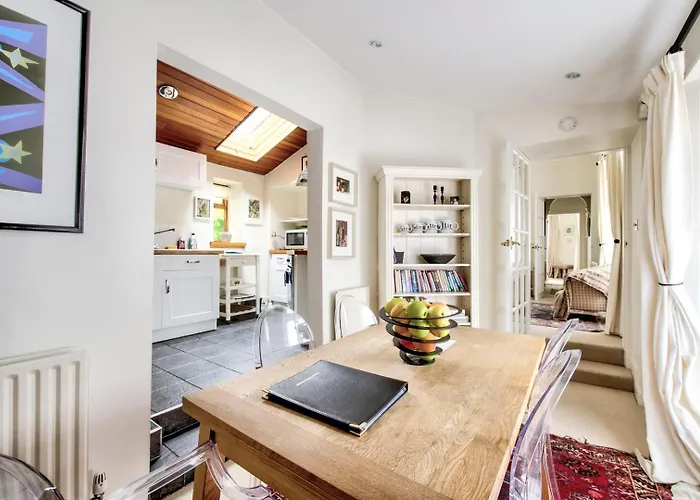 Guestready - Classic Charm Near Holyrood Park Holiday home Edinburgh