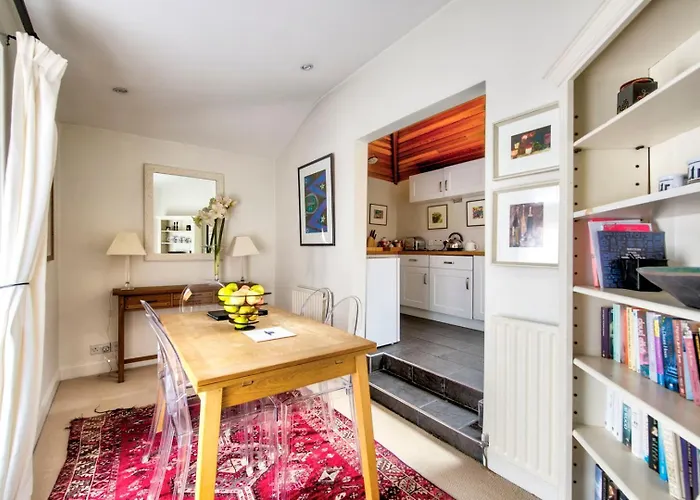 Holiday home Guestready - Classic Charm Near Holyrood Park