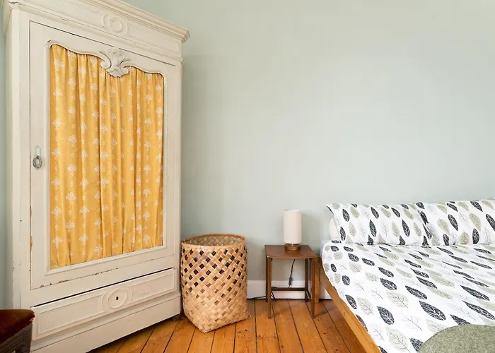 King's Road - 425 Apartment *