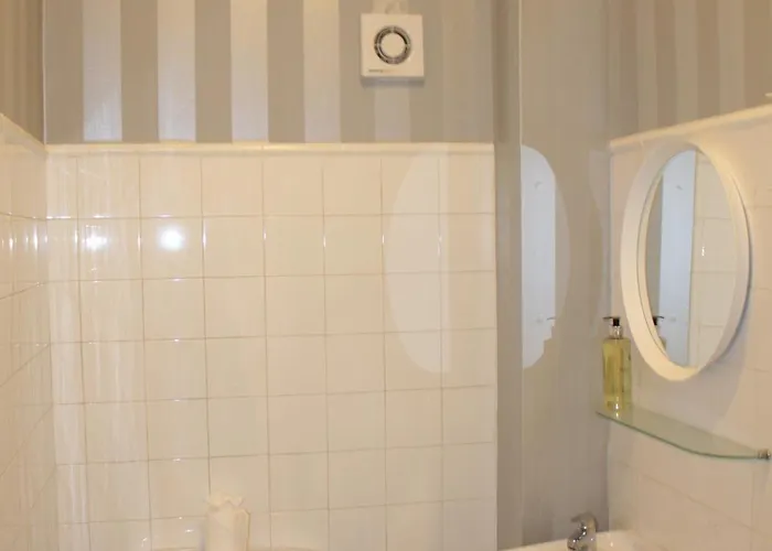 Tron Square - 419 * Edinburgh