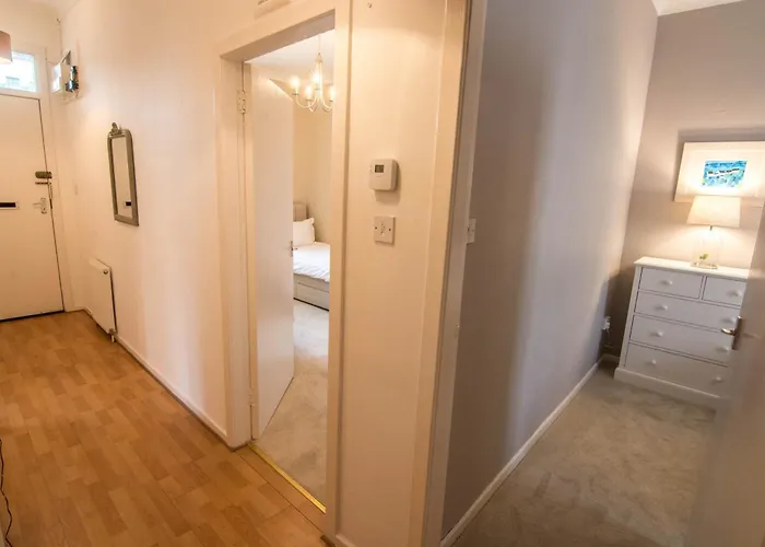 Tron Square - 419 * Edinburgh