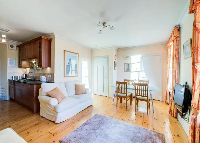 Guestready - Historic Old Town Edinburgh
