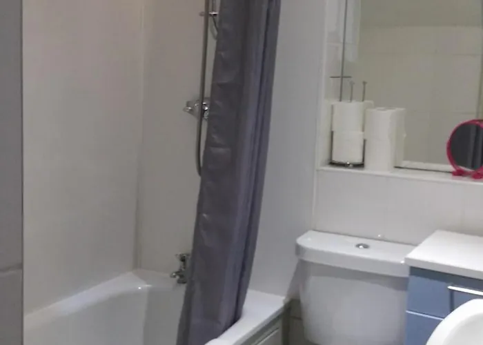 Rose Street 4 Bedroom