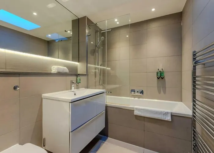 Dragon - Centre 2 Bed Apartment Edinburgh