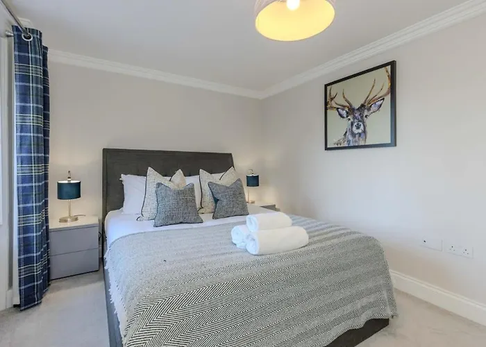 Dragon - Centre 2 Bed * Edinburgh