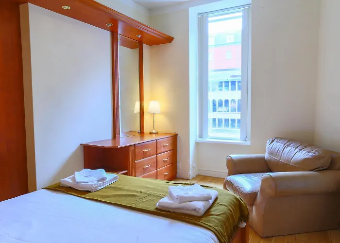 Royal Mile, Large 5 Bed Апартаменты Эдинбург