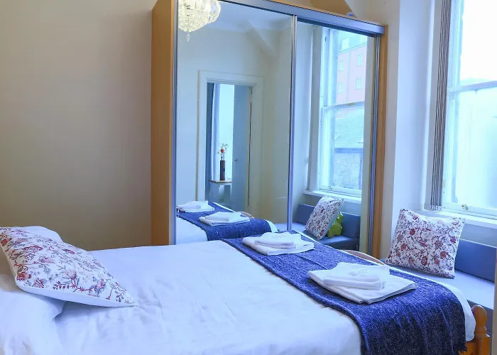 Royal Mile, Large 5 Bed Апартаменты Эдинбург