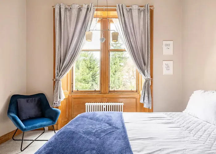 Luxury Victorian 5 Bedroom By Lady Road Apartment *