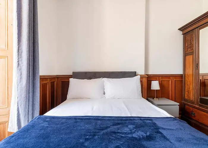 Apartment Luxury Victorian 5 Bedroom By Lady Road