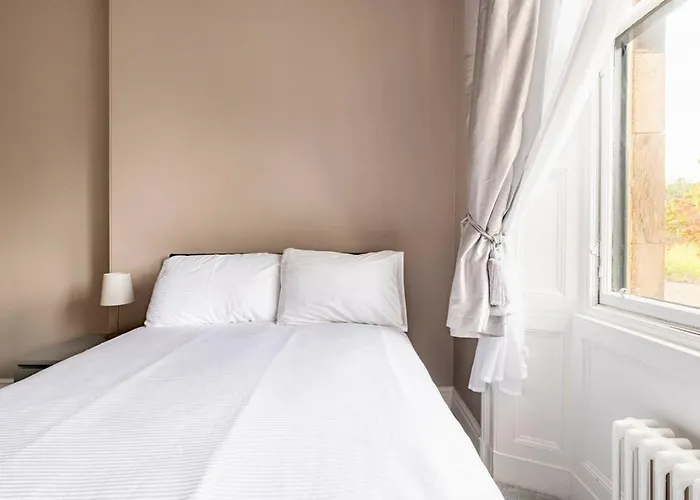 Luxury Victorian 5 Bedroom By Lady Road Edinburgh