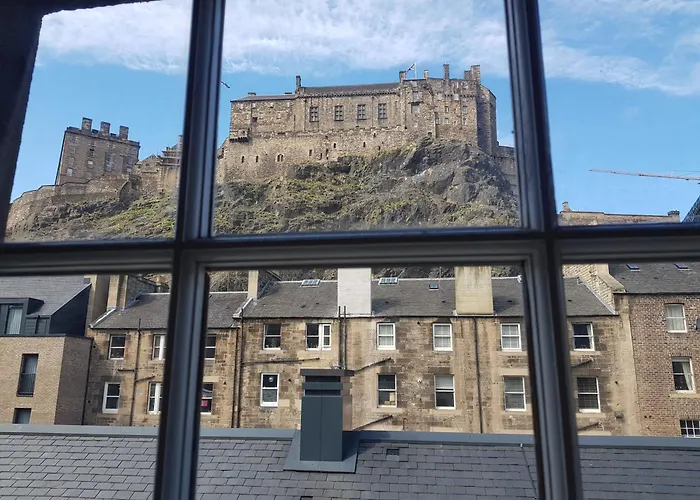 223 Websters Land - Stunning Castle View דירה אדינבורו