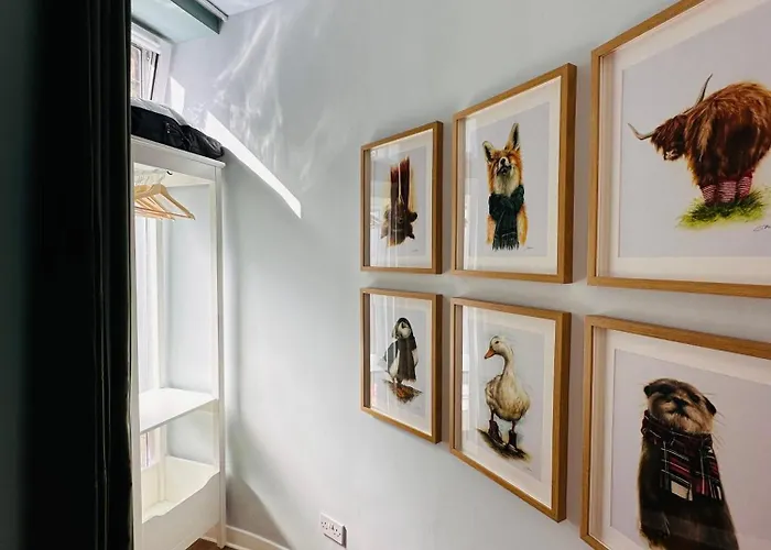 Luxury Modern L L Pet Friendly דירה אדינבורו