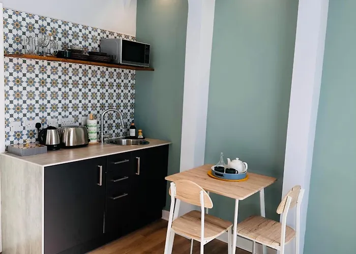 Luxury Modern L L Pet Friendly דירה *