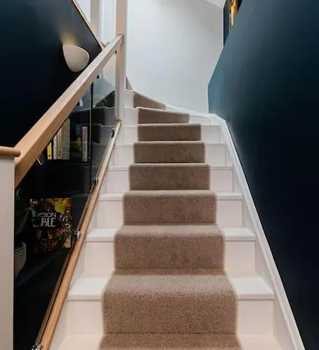 Superb Two Bedroom 2 Bathroom Morningside Apartment Edinburgh