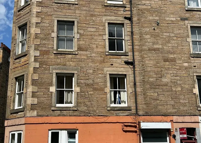 Luxury Modern L L Pet Friendly