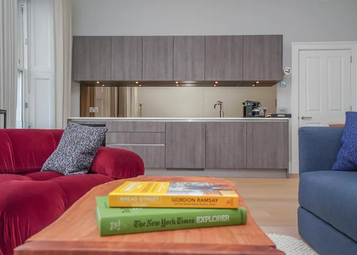Flat With Majestic Views In West End Wonderland * Эдинбург
